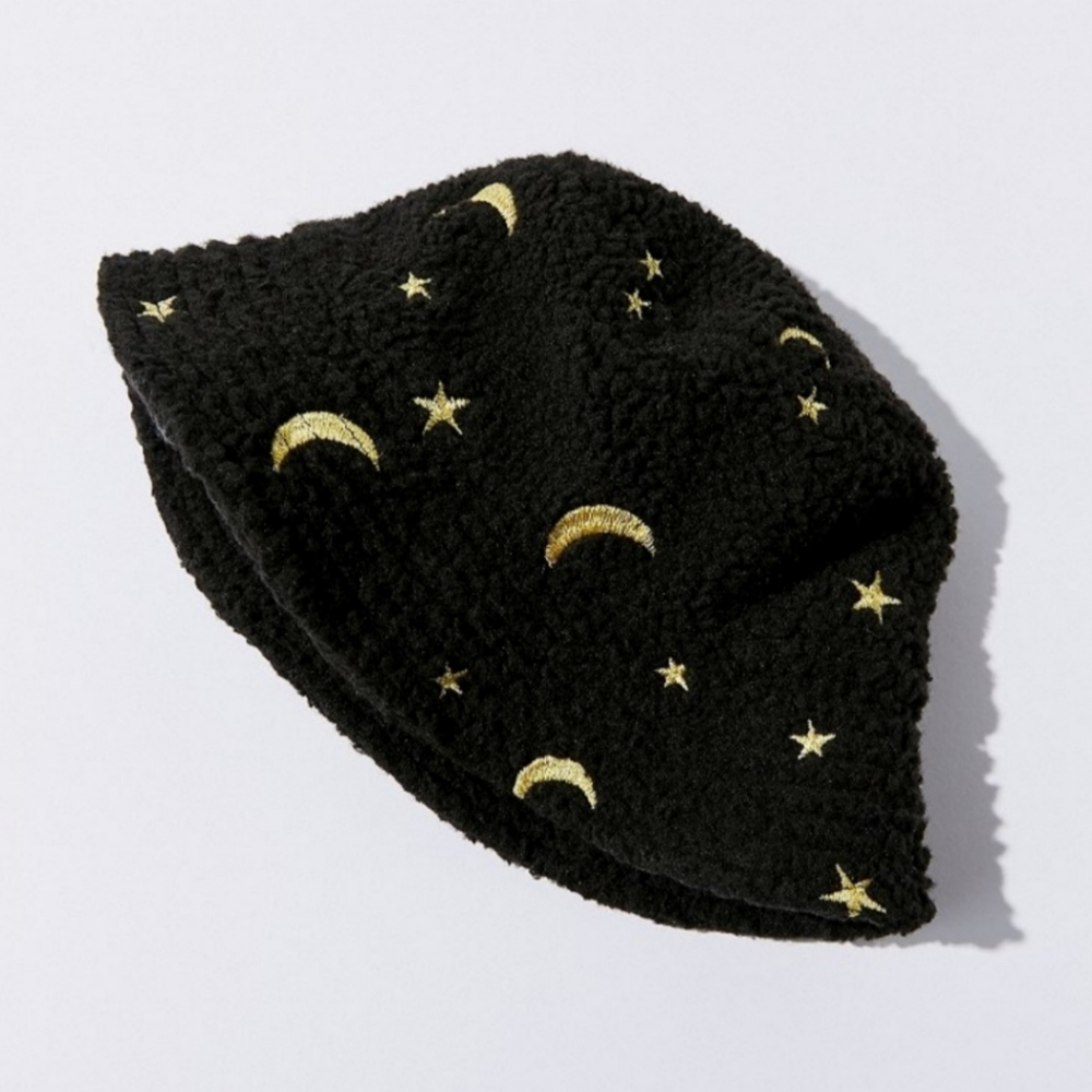 NWT Black Sherpa Bucket Hat Embroidered with Stars and Moons 🌙🌟